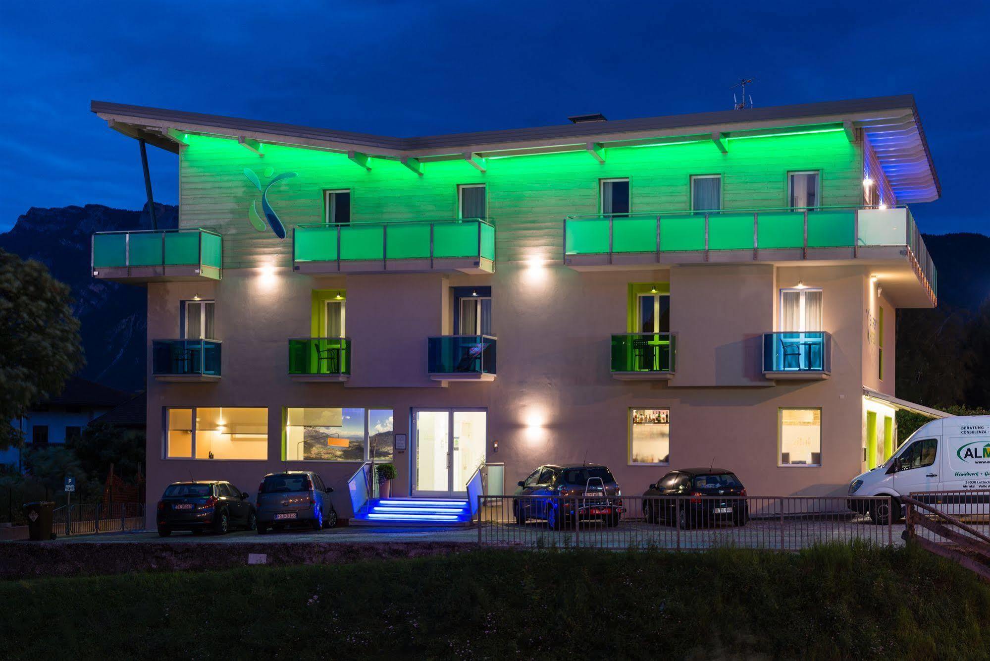 Energy Hotel Calceranica al Lago Kültér fotó